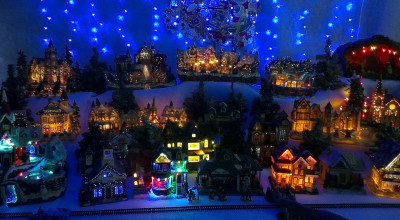 Anche quest’anno il Villaggio di Natale nelle piazze principali di Gino...